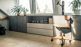 Sideboard nach Maß industrial mit Drehtüren Grau von CABINET